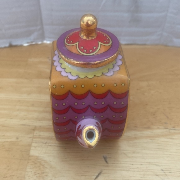 Vintage Vivian Chan miniature teapot 2002 excellent condition pink green - Picture 4 of 7
